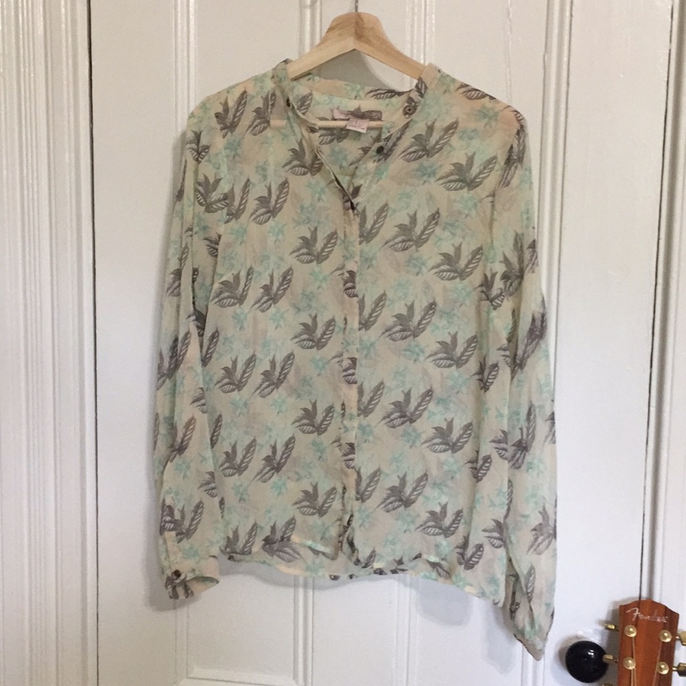 🕊 Feathered sheet button up